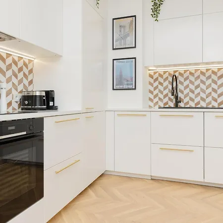 Mennica Lux City Centre By Renters Prestige