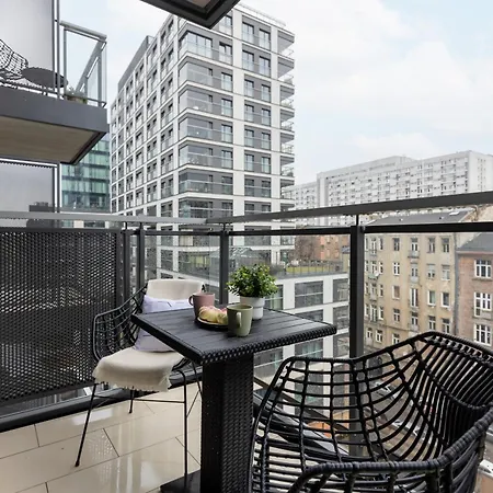 Mennica Lux City Centre By Renters Prestige